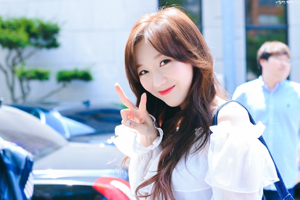 [러블리즈] 식후 커피를 거의 다 마셔가서 수정이 | 인스티즈