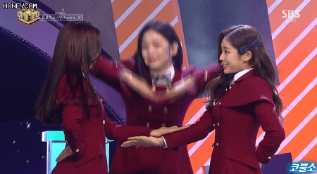 프로미스나인_인기가요.gif | 인스티즈