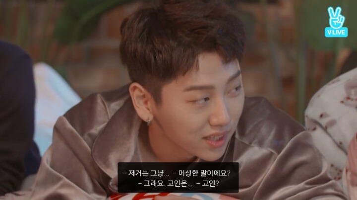 멀쩡히 살아숨쉬는 키큰청년 죽여버리는 일본인청년 | 인스티즈