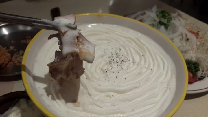 크림이 토핑처럼 올라가는 크림카레우동...jpg | 인스티즈