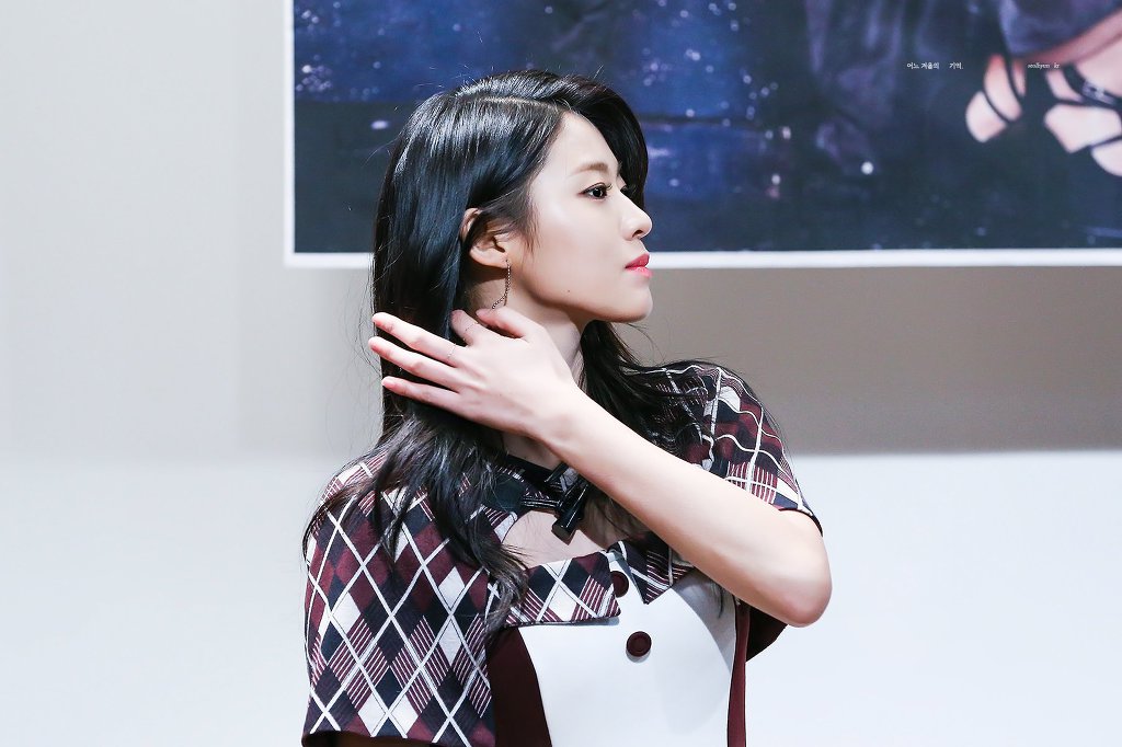 사진으로 보는 17시즌 설현.jpg | 인스티즈