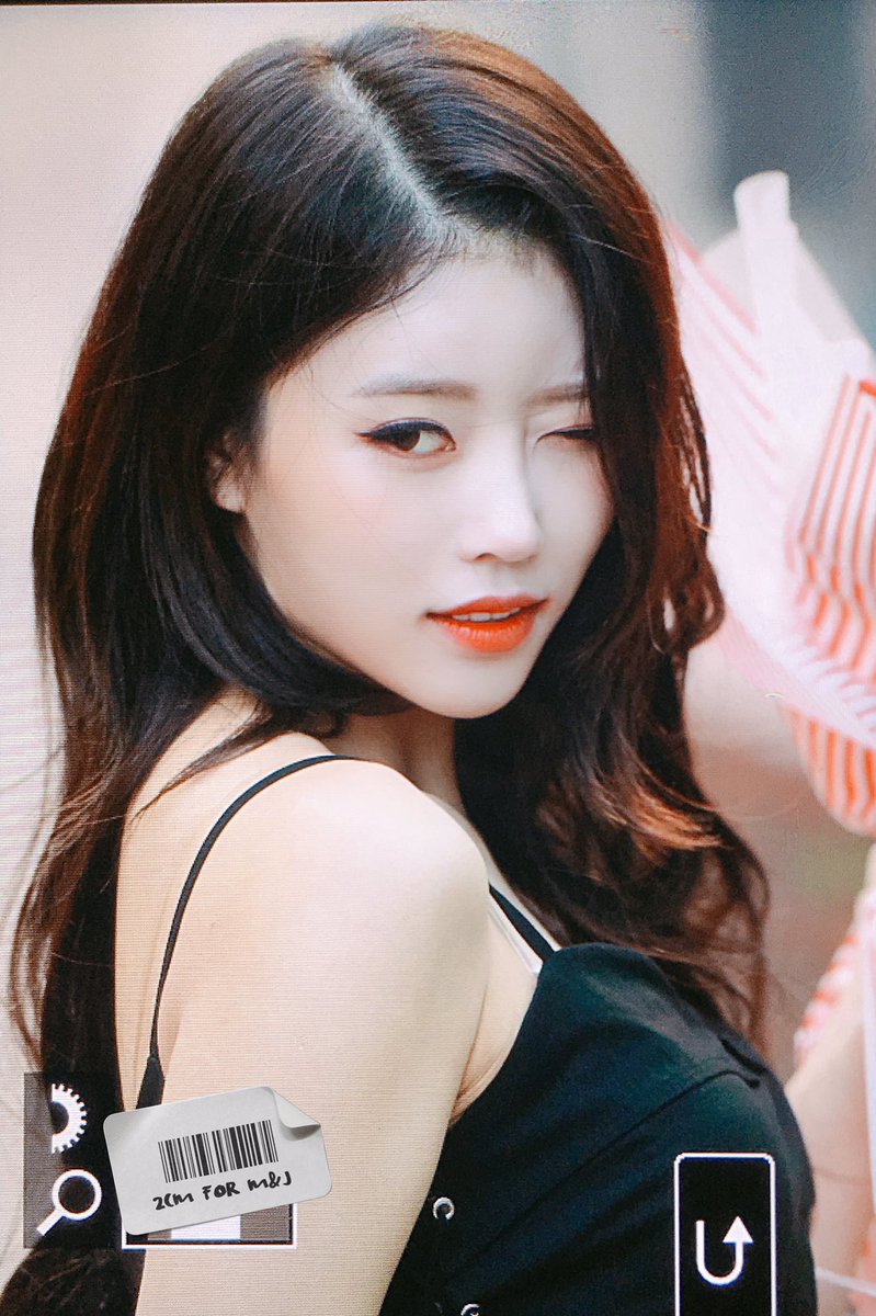 러블리즈 미주의 역대 출근길 모습 중에 최고 레전드 날.jpgif | 인스티즈