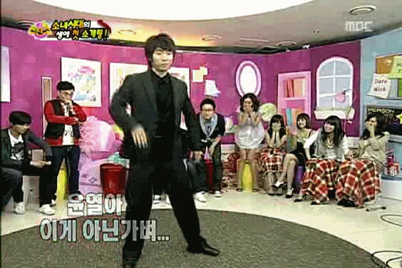 소녀시대도 단숨에 홀려버린 프로게이머.gif | 인스티즈