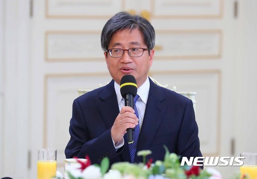 문재인 대통령님과 5부 인사 오찬.jpg | 인스티즈